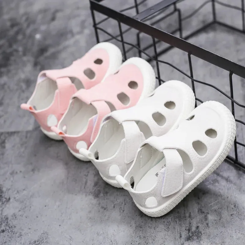 Breathable Closed Toe Sandal Sneakers